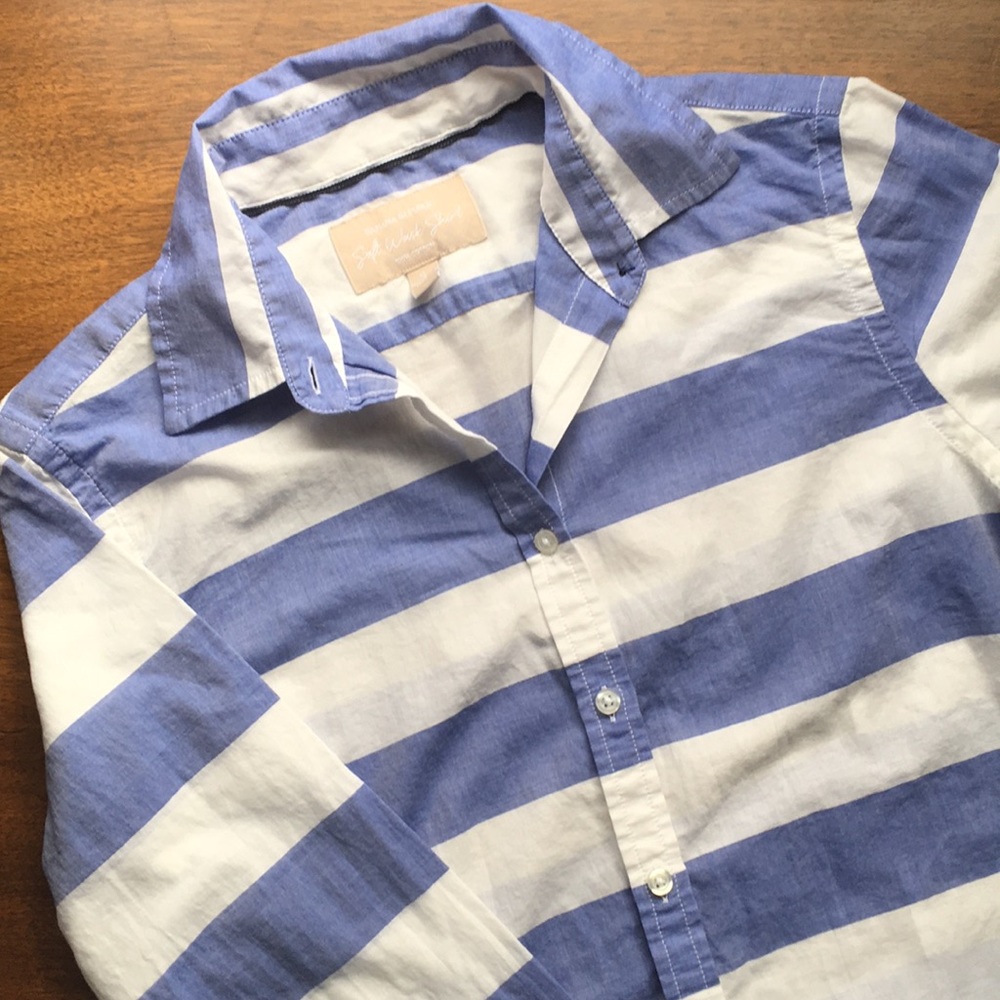 Soft Banana Republic shirt